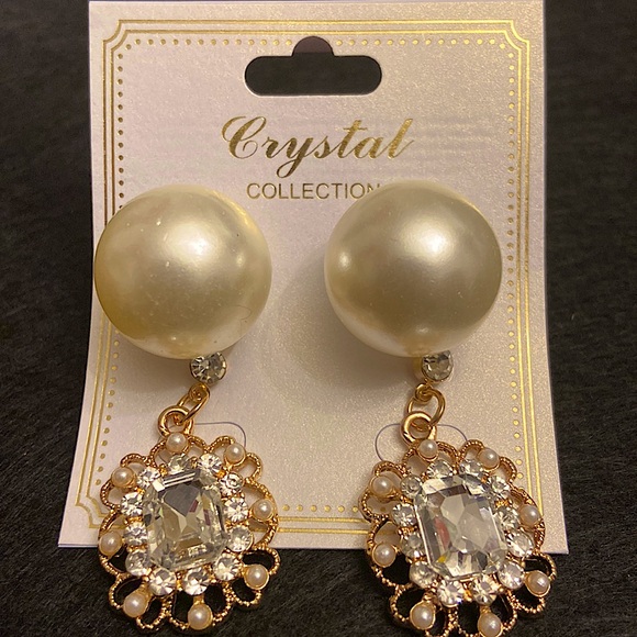 Crystal Collection Set of Two Pearls and Square Clear Stone Setting Earrings - Picture 1 of 2